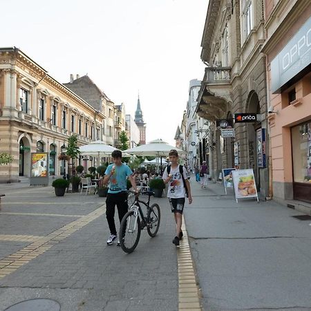 Downtown Lux Apartments, Subotica Bagian luar foto